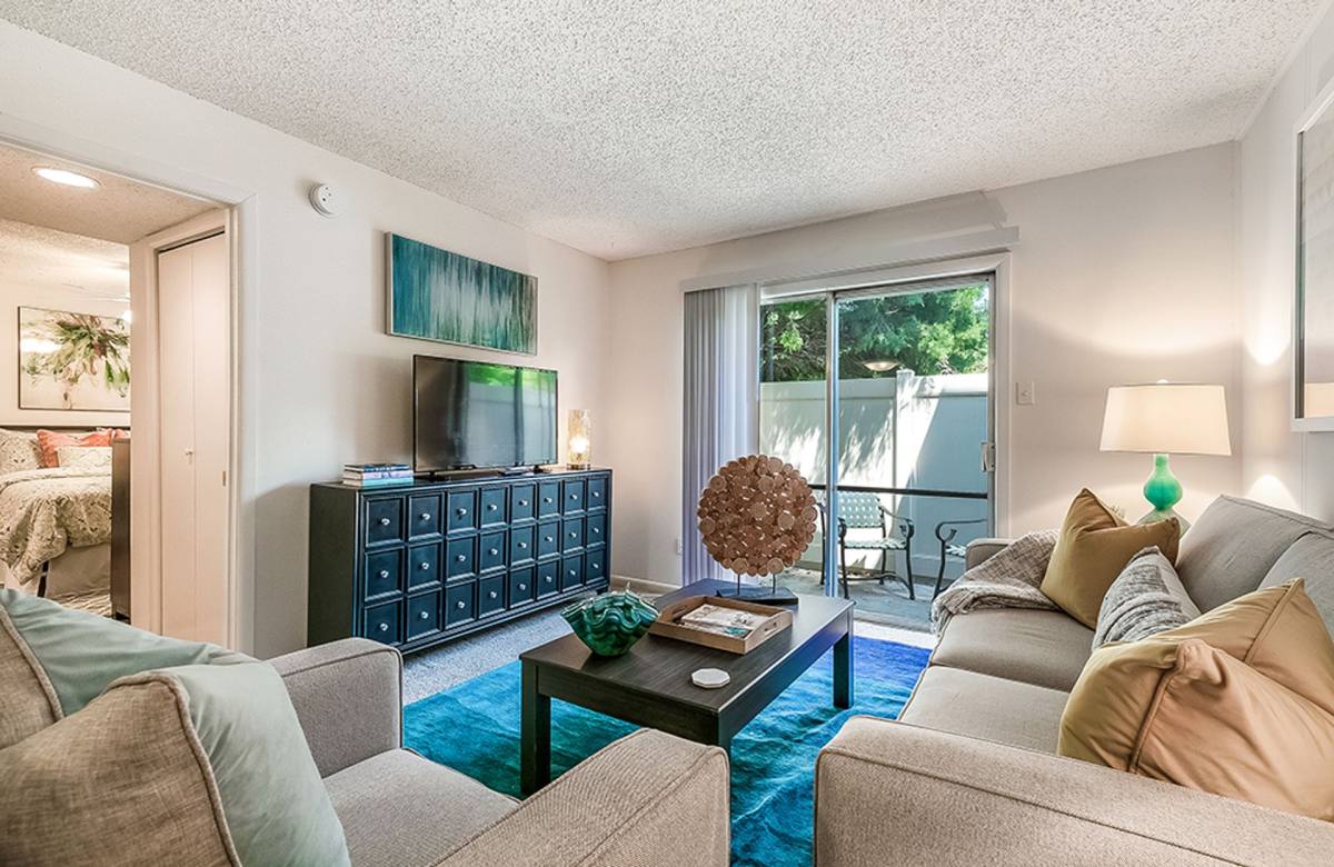 Apartment for rent at 1111 Lake Ave, Metairie, LA 70005