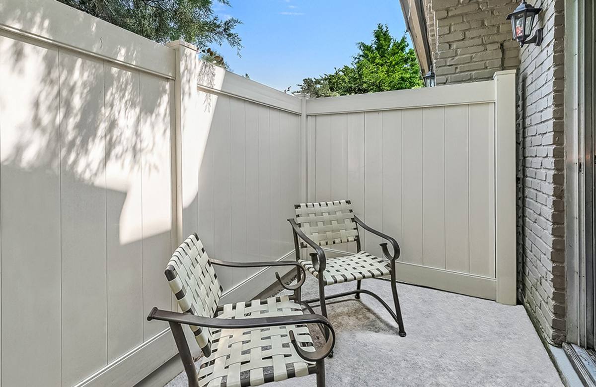Apartment for rent at 1111 Lake Ave, Metairie, LA 70005