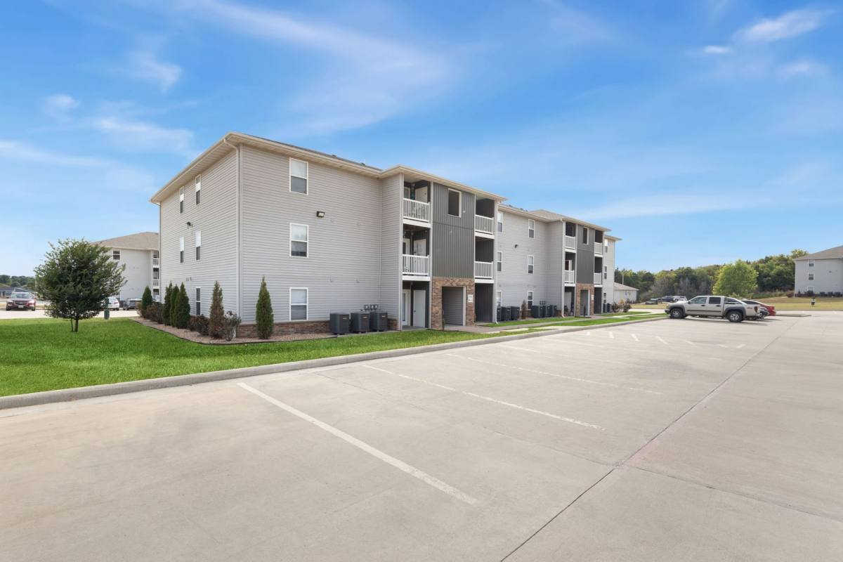 Apartment for rent at 933 Megan Lane, Willard, MO 65781