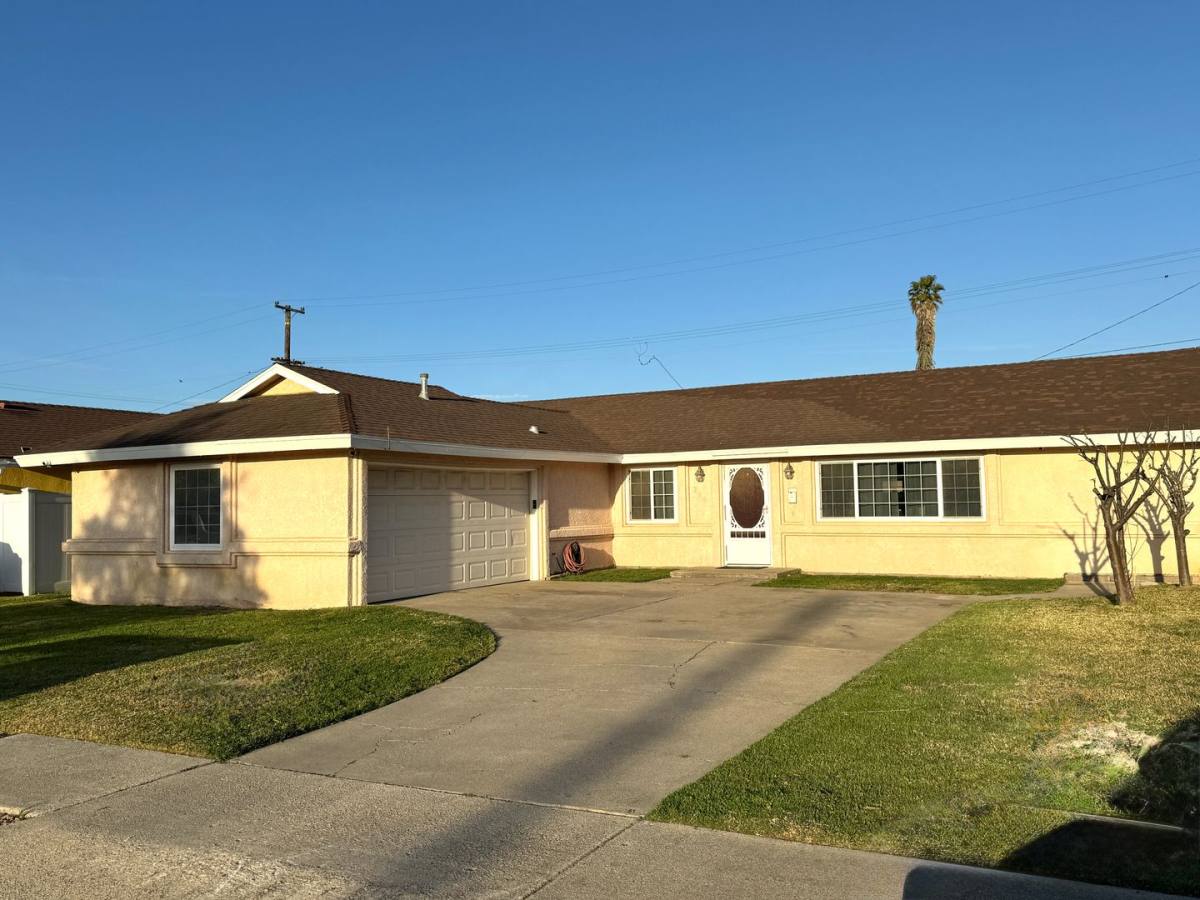 House for rent at 220 N X St, Lompoc, CA 93436