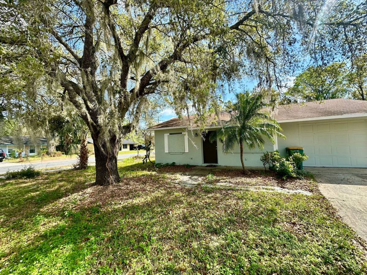 House for rent at 2112 Virgina Ave, Eustis, FL 32726