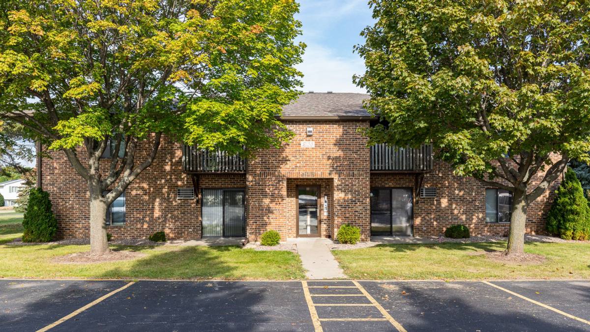 Apartment for rent at 890 Graceland & 2132 - 2170 W, Oshkosh, WI 54904