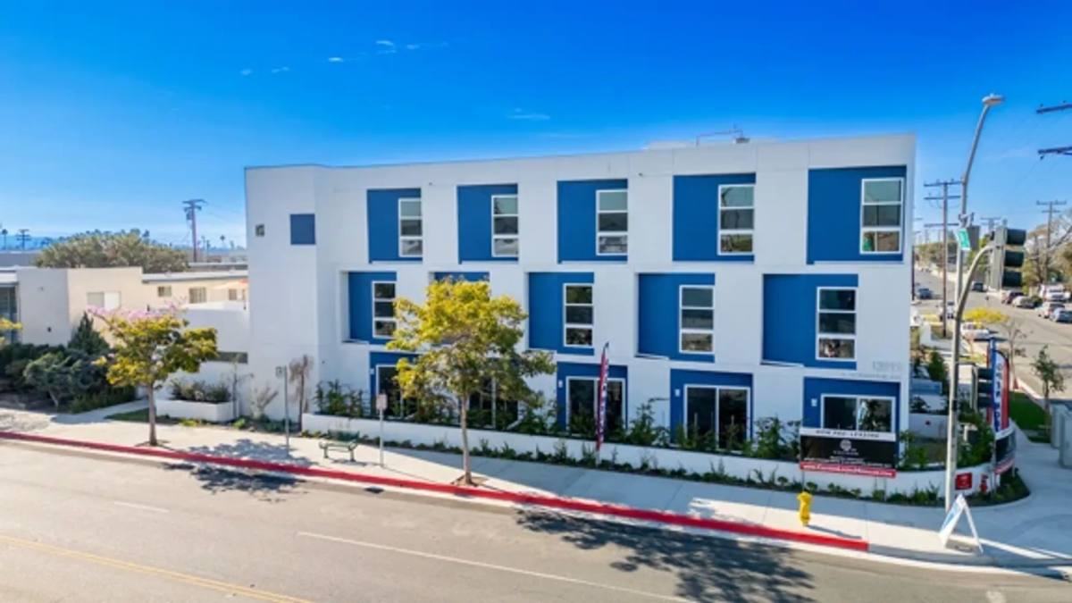 Apartment for rent at 13919 S Normandie Ave, Gardena, CA 90249