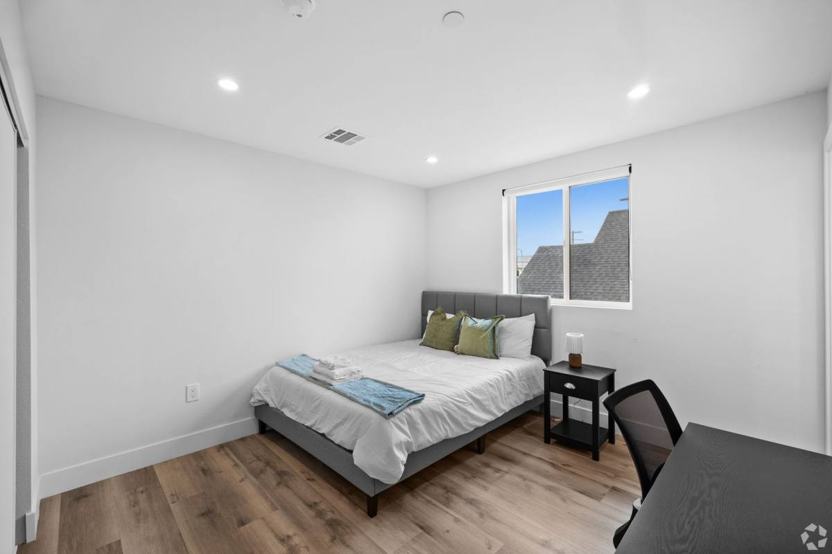Apartment for rent at 1270 Rolland Curtis, Los Angeles, CA 90037