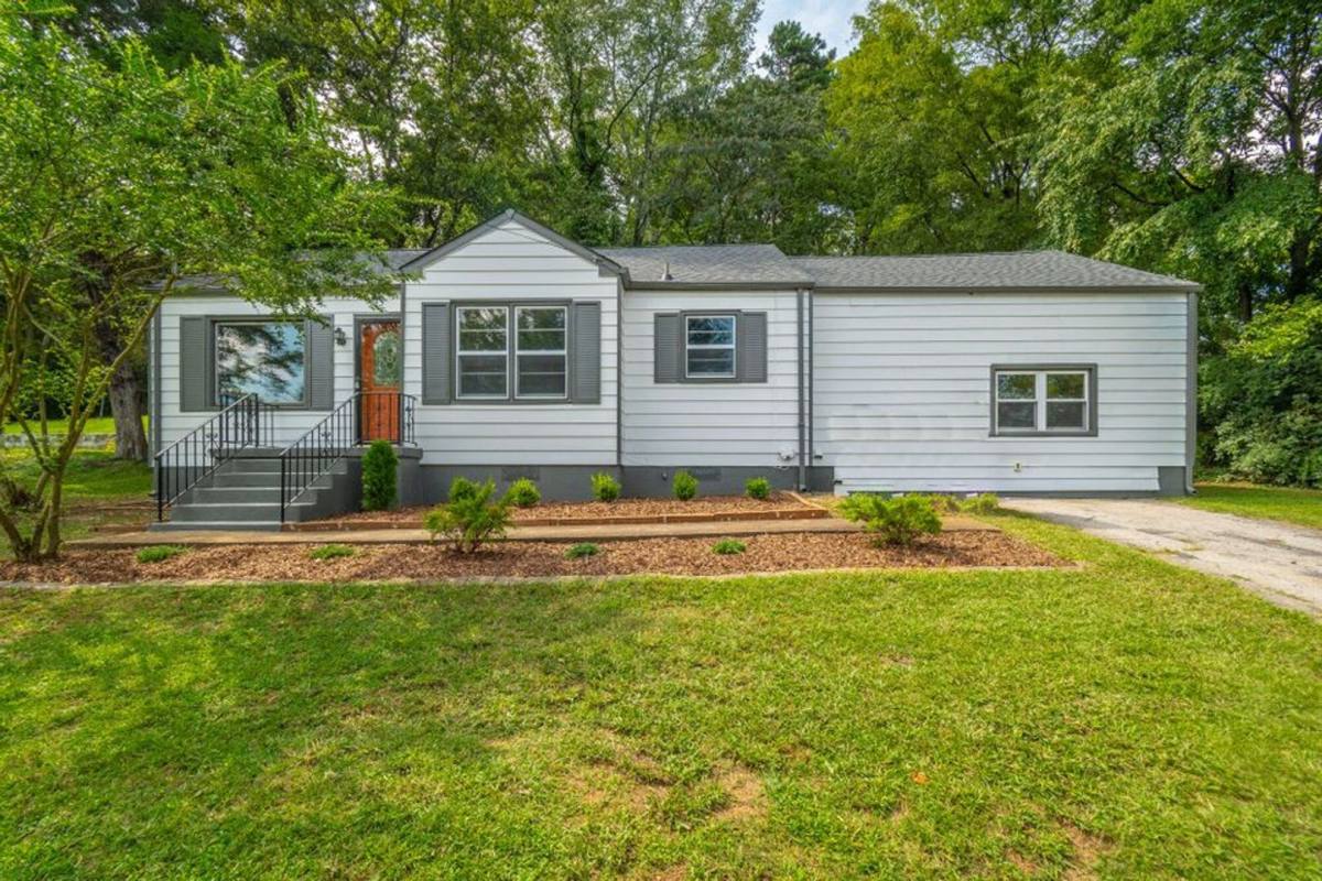 House for rent at 1423 Hickory Valley Rd, Chattanooga, TN 37421