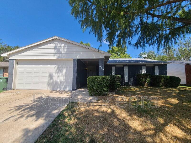 House for rent at 709 Levelland Dr, Arlington, TX 76017