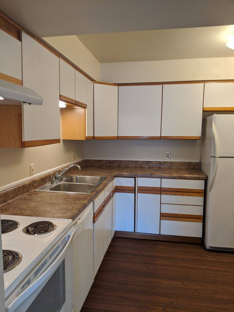 Apartment for rent at 2901 & 2905 Poplar St, Terre Haute, IN 47803