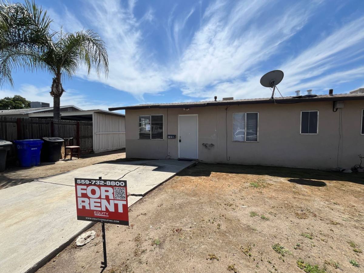 Apartment for rent at 379 - 381 E Garden Ave, Porterville, CA 93257