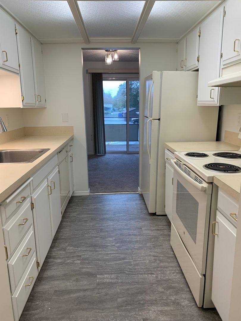 Apartment for rent at 604 NE 165th St, Seattle, WA 98155