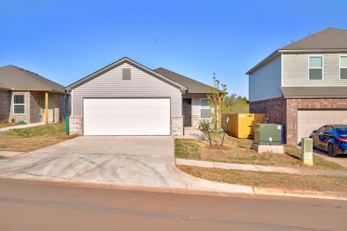 House for rent at 9529 Gray Wolf Lane, Yukon, OK 73099