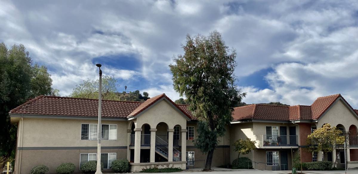 Apartment for rent at 6810 Foothill Blvd, Tujunga, CA 91042