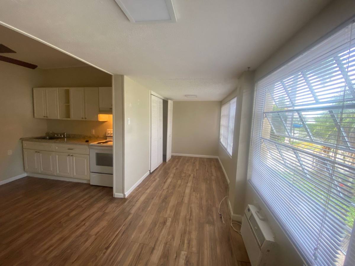 Apartment for rent at 600 SW 9th St, Fort Lauderdale, FL 33315