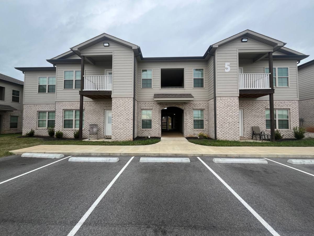 Apartment for rent at 4938 Worth Way, Bowling Green, KY 42101