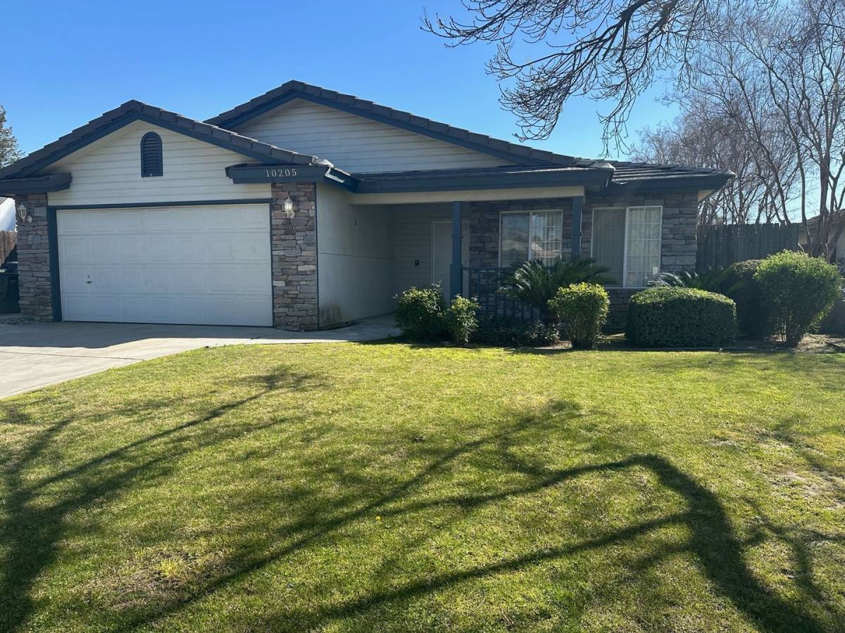 House for rent at 10205 Atakapa Ave, Bakersfield, CA 93312