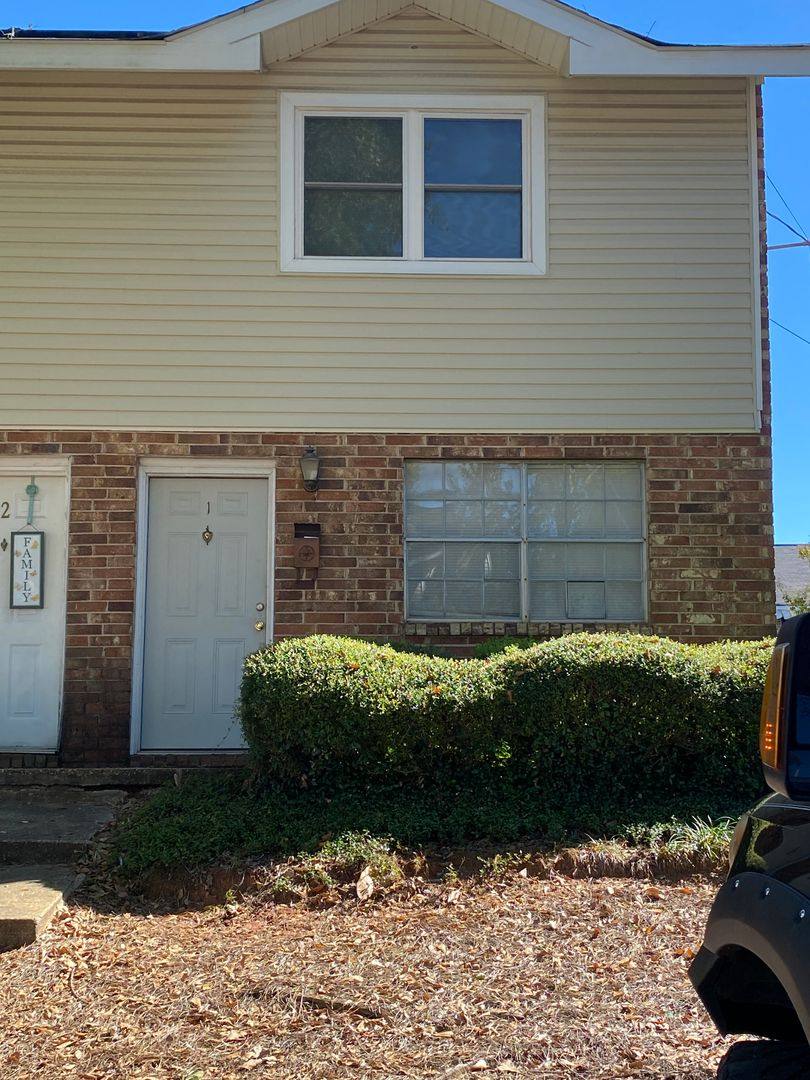Townhouse for rent at 2502 Redwood Court, Albany, GA 31707