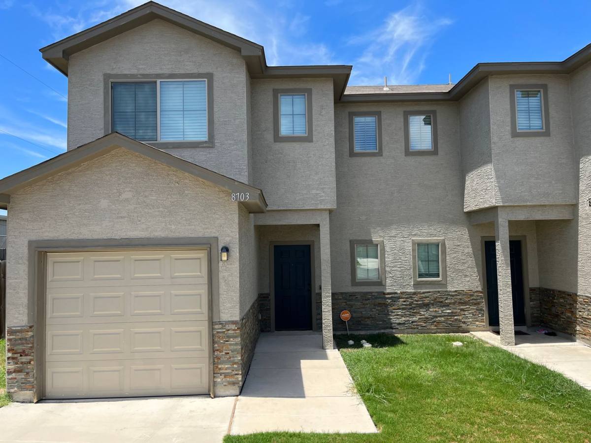 Townhouse for rent at 8703 Azul Sky Court, Converse, TX 78109