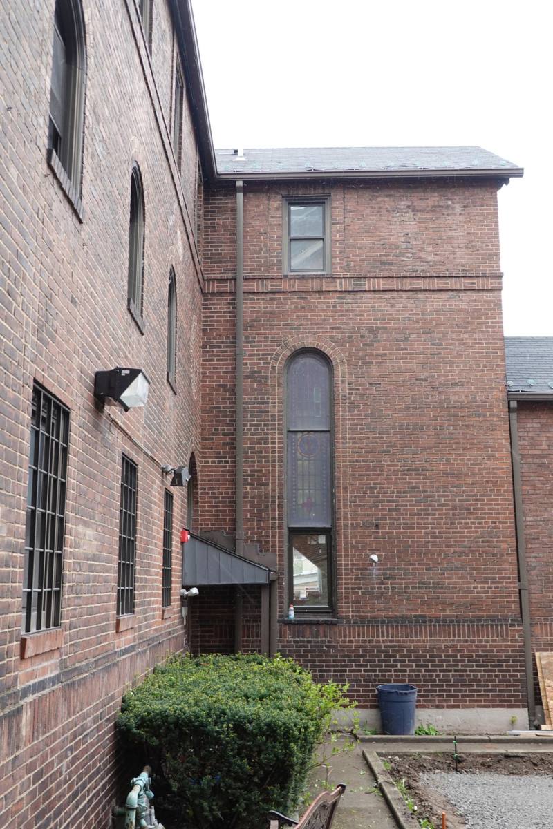 Apartment for rent at 16 Holland Ave, Braddock, PA 15104