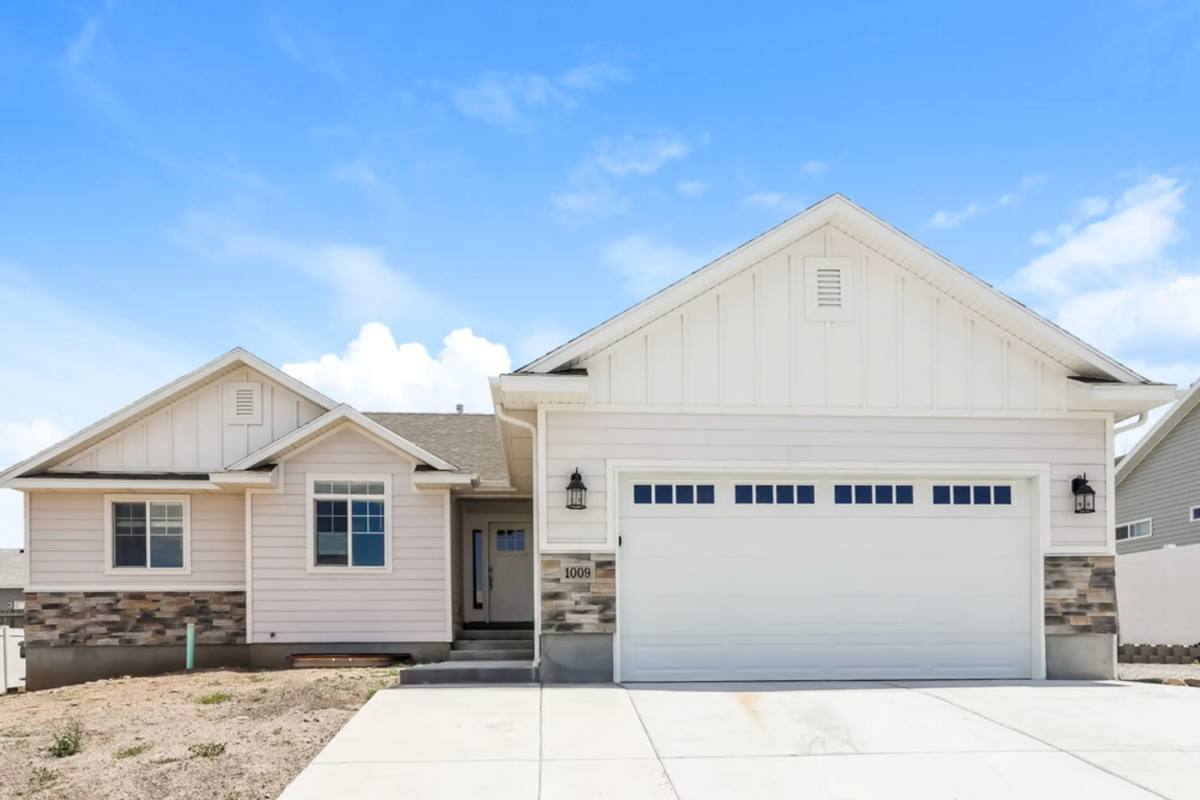House for rent at 1009 S 1050 W, Tooele, UT 84074