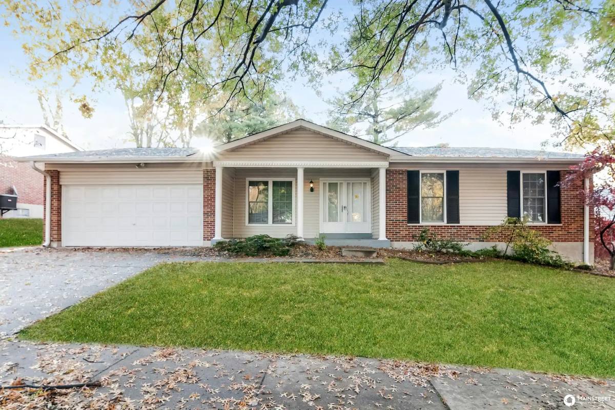 House for rent at 6922 Parc Charlene Dr, Florissant, MO 63033