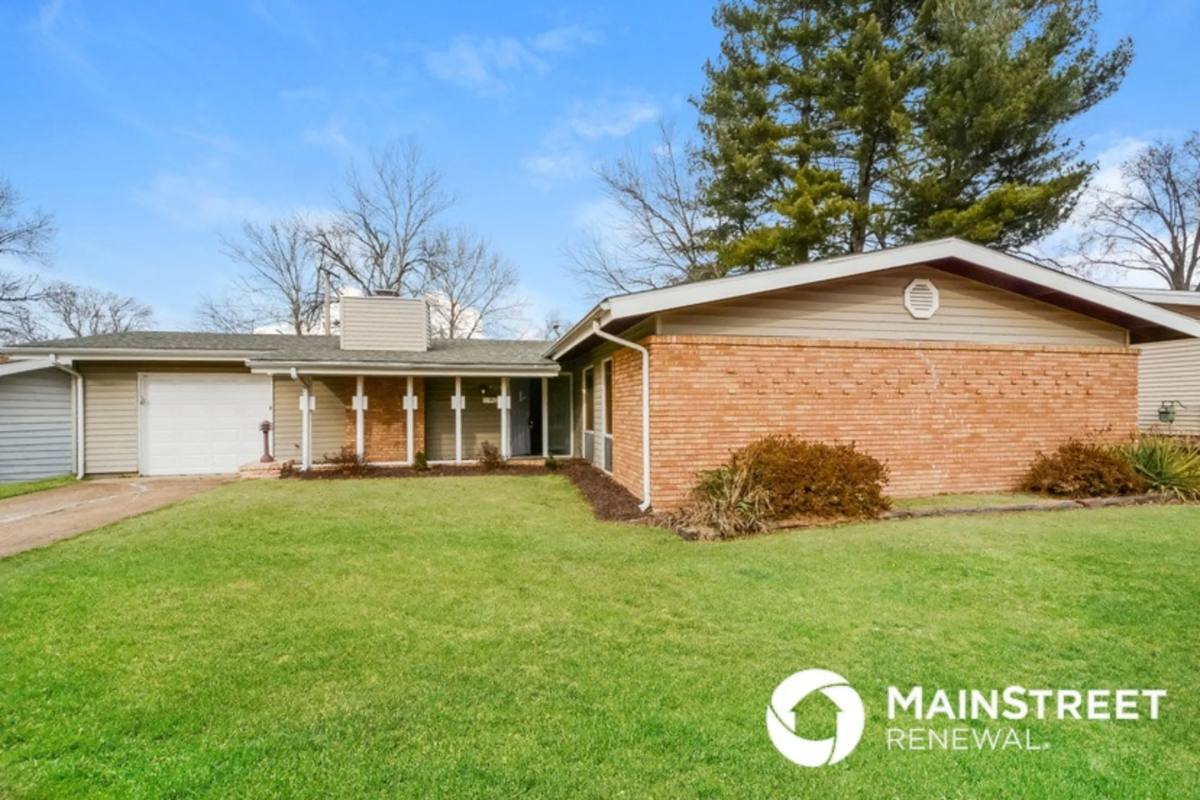 House for rent at 3045 Durwood Dr, Florissant, MO 63033
