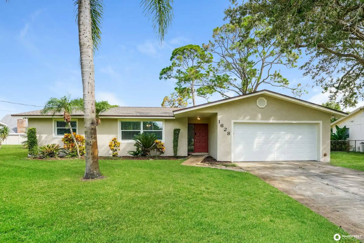 House for rent at 1628 5th St, Daytona Beach, FL 32117