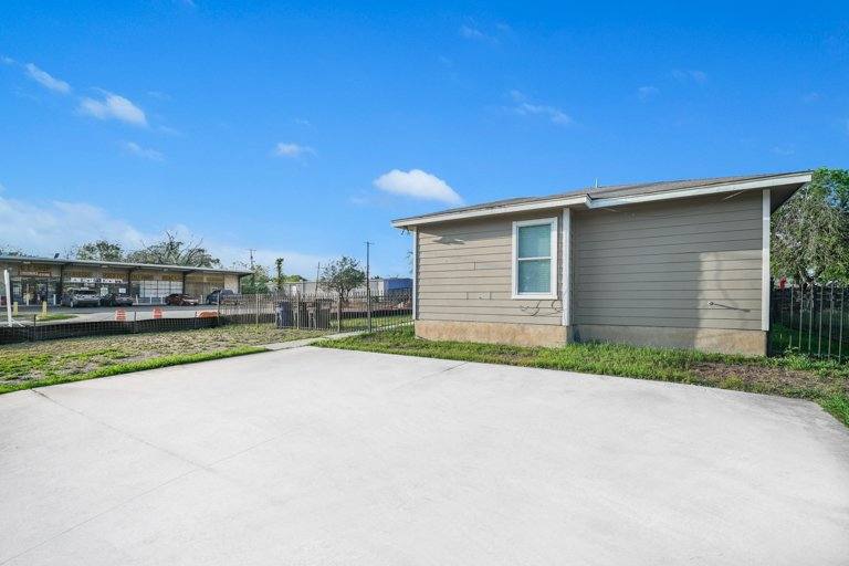 House for rent at 212 Bynum Ave #2, San Antonio, TX 78211