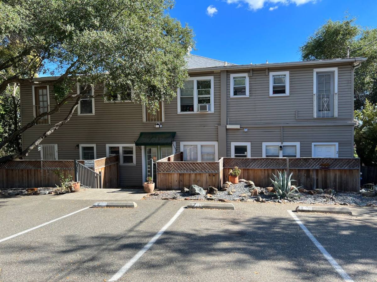 Apartment for rent at 150-170 Foresthill Ave, Auburn, CA 95603
