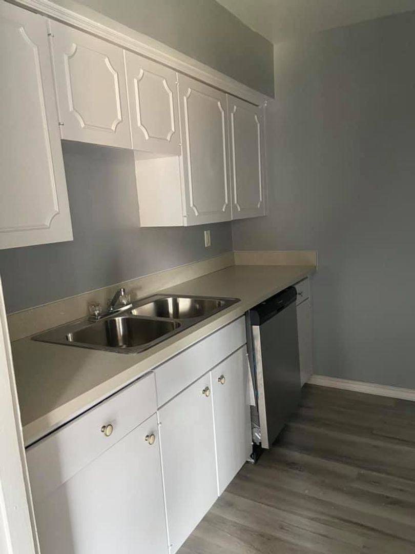 Apartment for rent at 3015 Greenridge Dr, Houston, TX 77057