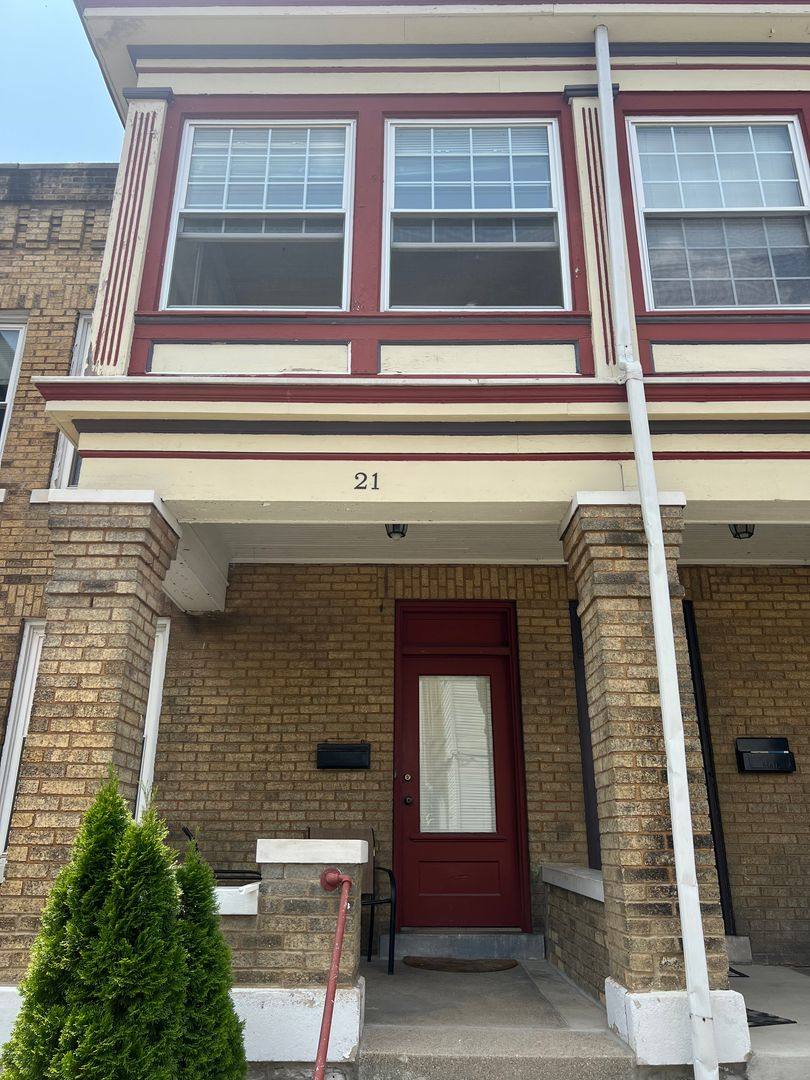 Townhouse for rent at 2431 N High St, Columbus, OH 43202