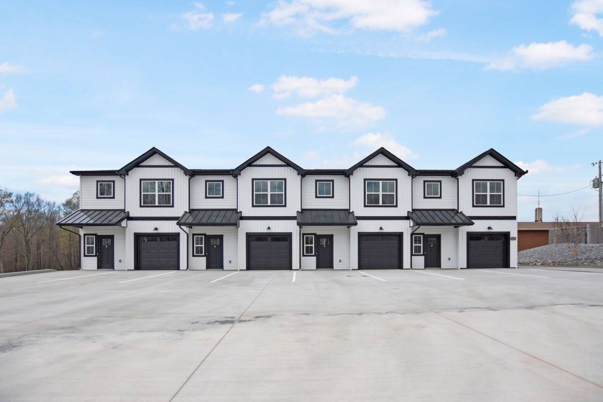 Apartment for rent at 3276 Highway 41 A S, Clarksville, TN 37043