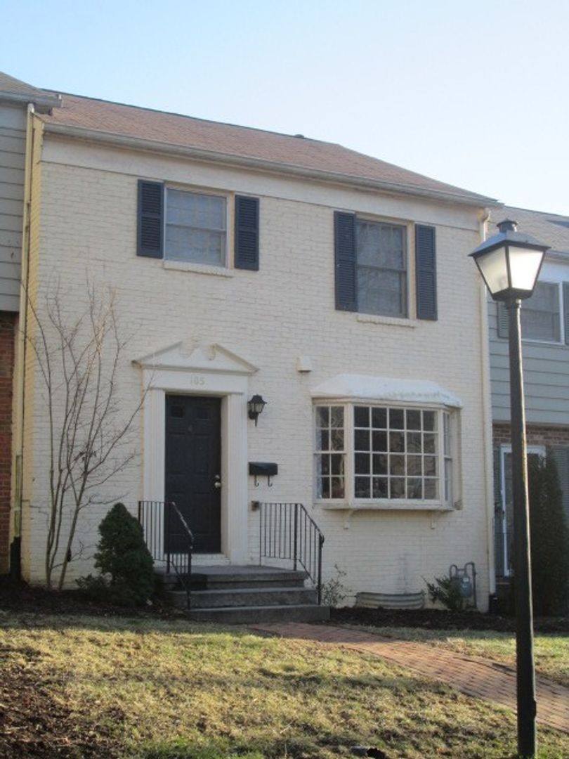 Townhouse for rent at 105 Sherwood Court, Blacksburg, VA 24060