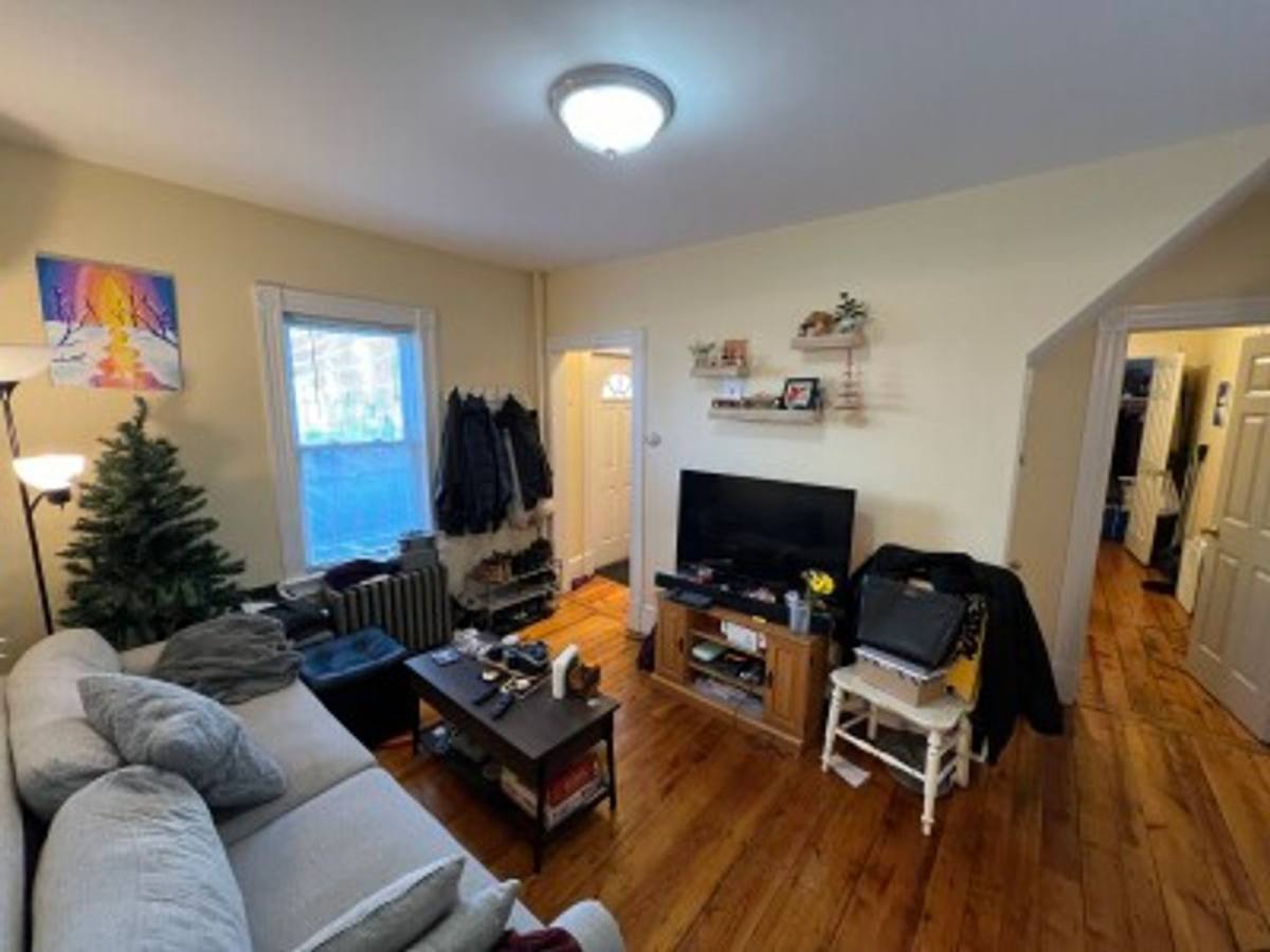 Apartment for rent at 6 White St Place #R, Cambridge, MA 02140