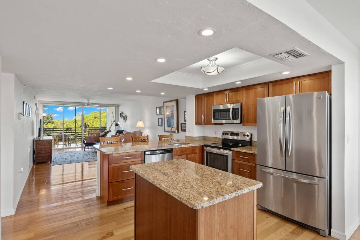 Apartment for rent at 290 Naples Cove Dr, Naples, FL 34110