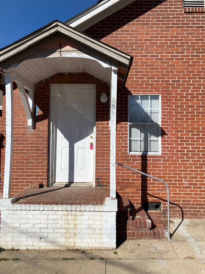 Apartment for rent at 1909 1911 S, Fort Smith, AR 72901