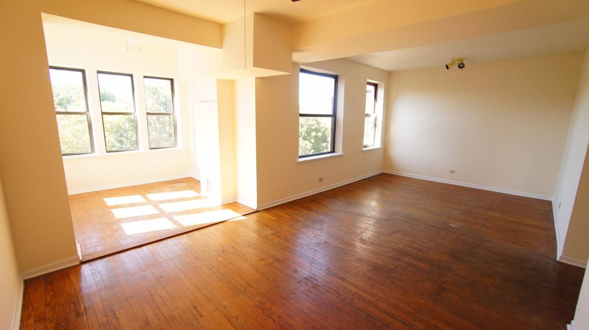 Apartment for rent at 2319-25 N Kedzie, Chicago, IL 60647