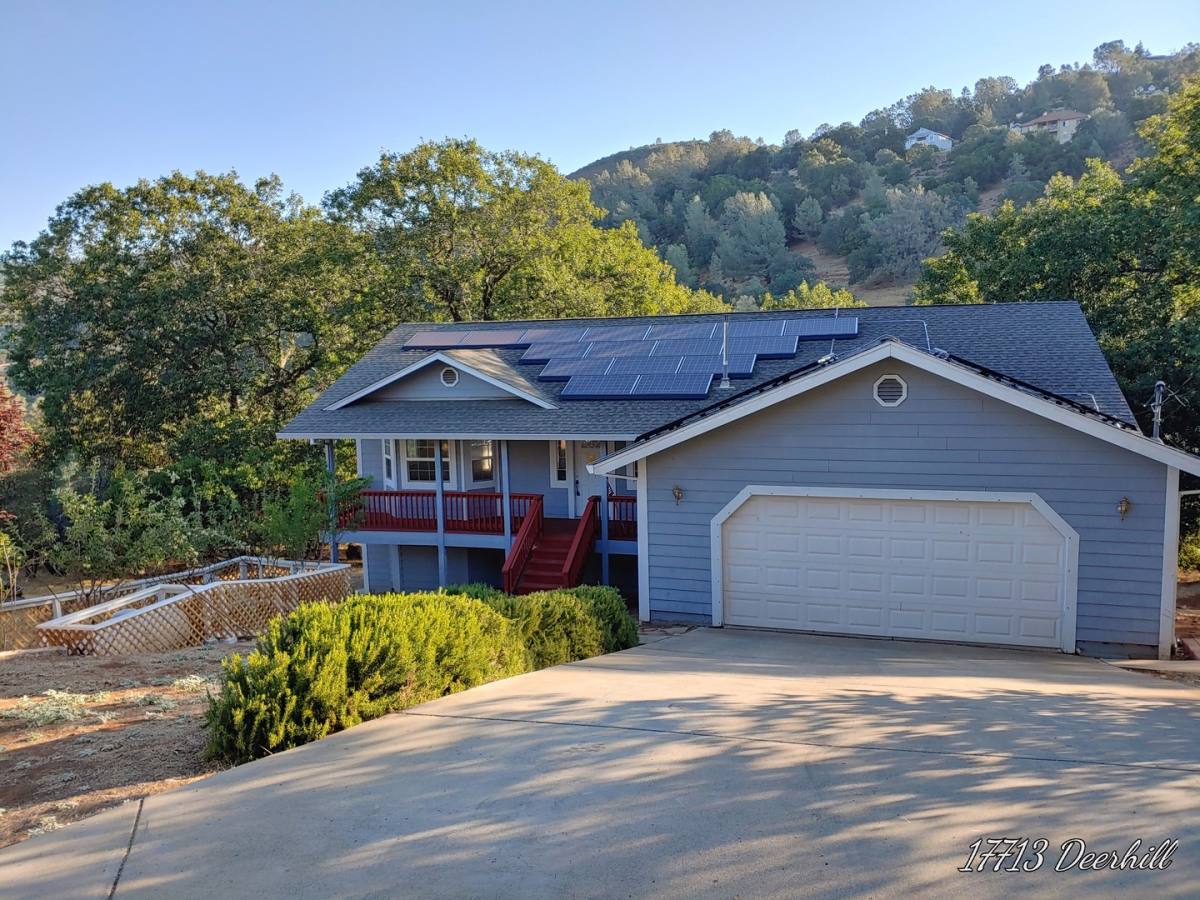 House for rent at 17713 Deer Hill Rd, Hidden Valley Lake, CA 95467