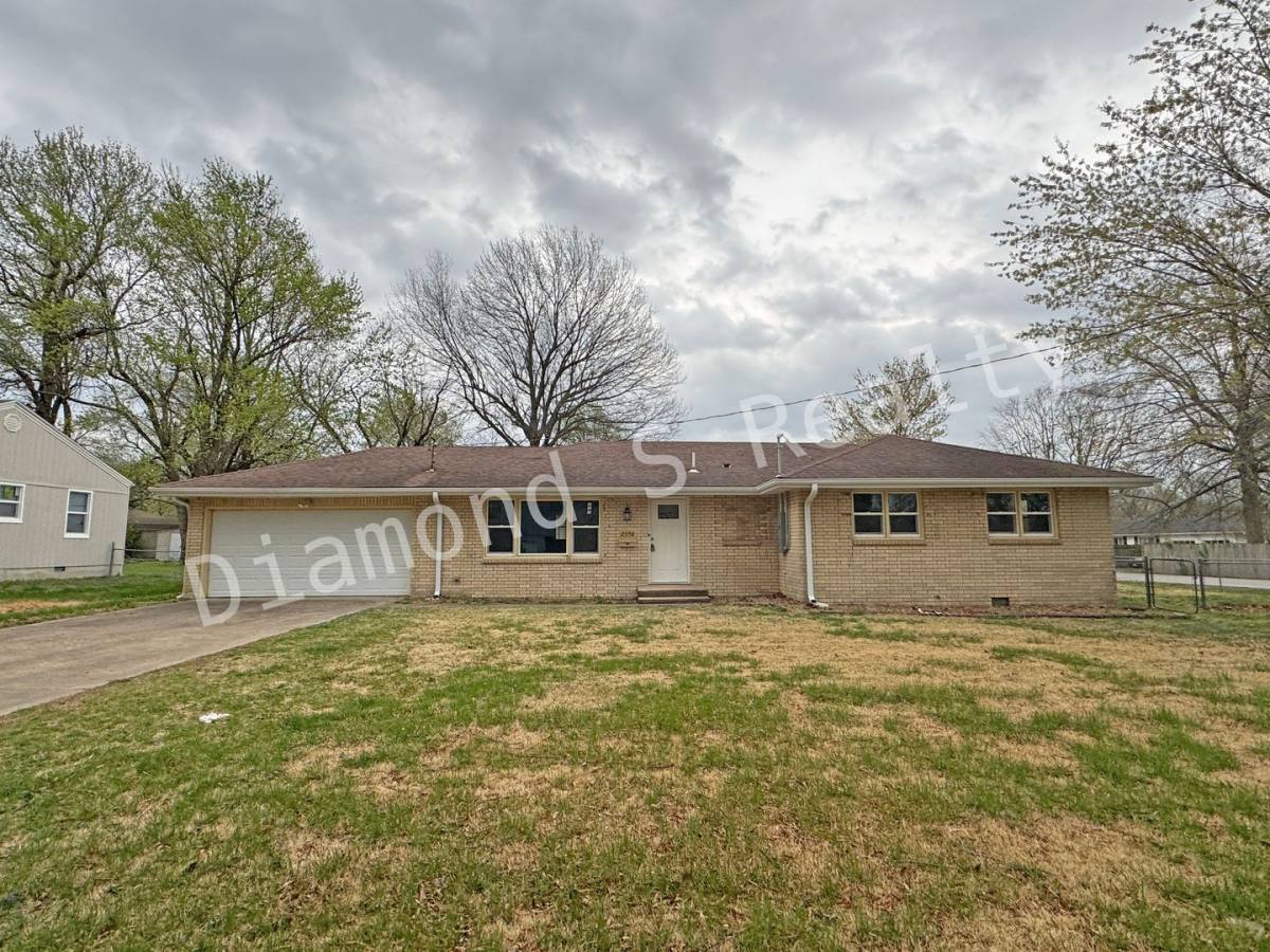 House for rent at 2356 S McCann Ave, Springfield, MO 65804