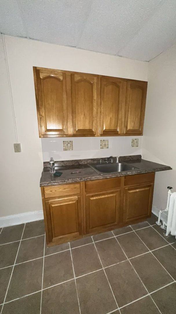 Apartment for rent at 658-660 Palisade Ave, Cliffside Park, NJ 07010