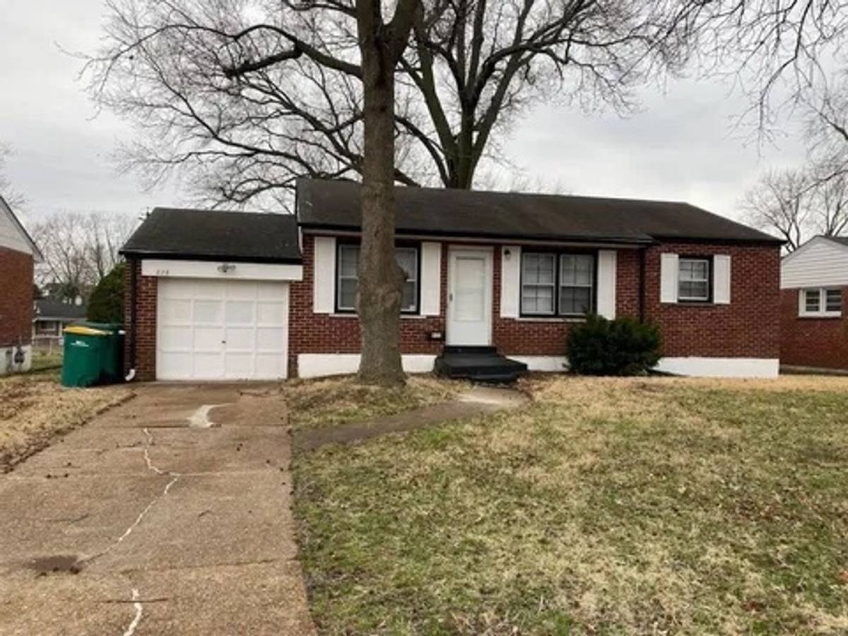 House for rent at 822 Teurville Dr, Saint Louis, MO 63137