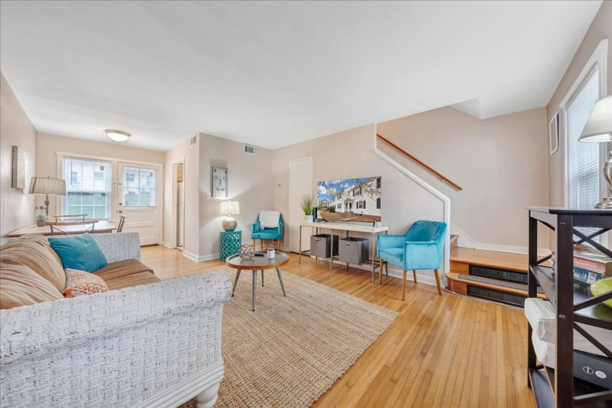 Apartment for rent at 201-211 E Nelson St, Lexington, VA 24450