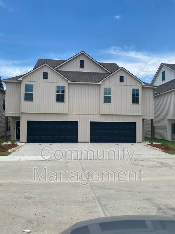 Townhouse for rent at 1018 Bengal Crossing Ave, Baton Rouge, LA 70820