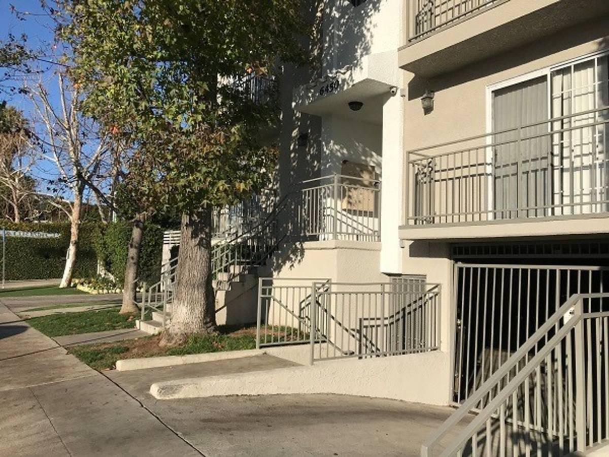 Apartment for rent at 6450 Woodman Ave, Van Nuys, CA 91401