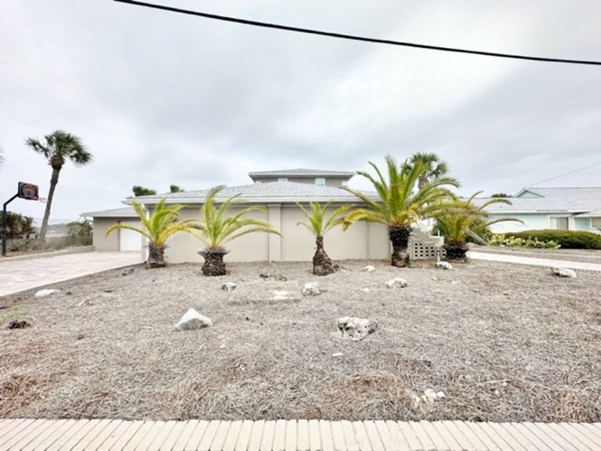 House for rent at 910 Santa Rosa Blvd, Fort Walton Beach, FL 32548