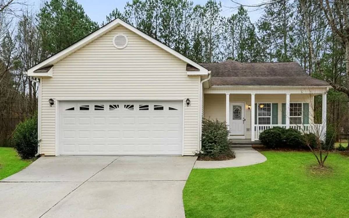 House for rent at 408 Saint Dunstans Court, Peachtree City, GA 30269