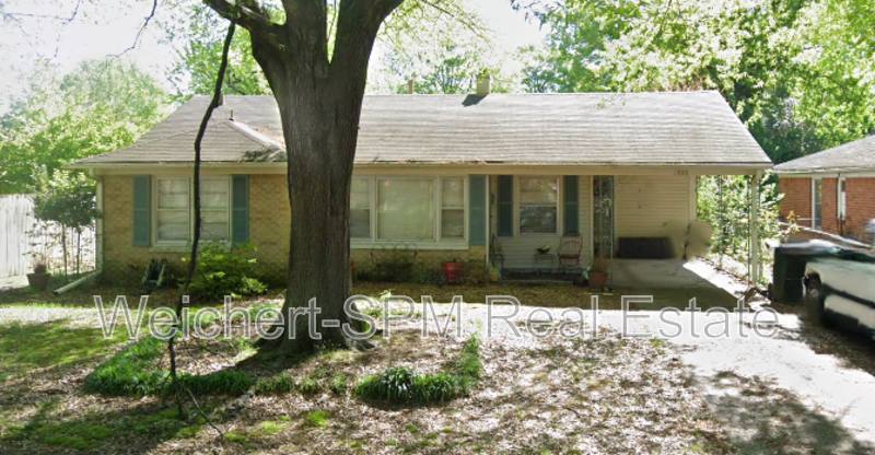 House for rent at 1500 Ivy Rd, Memphis, TN 38117