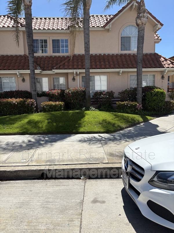 Townhouse for rent at 910 E Wilson Ave #6, Glendale, CA 91206