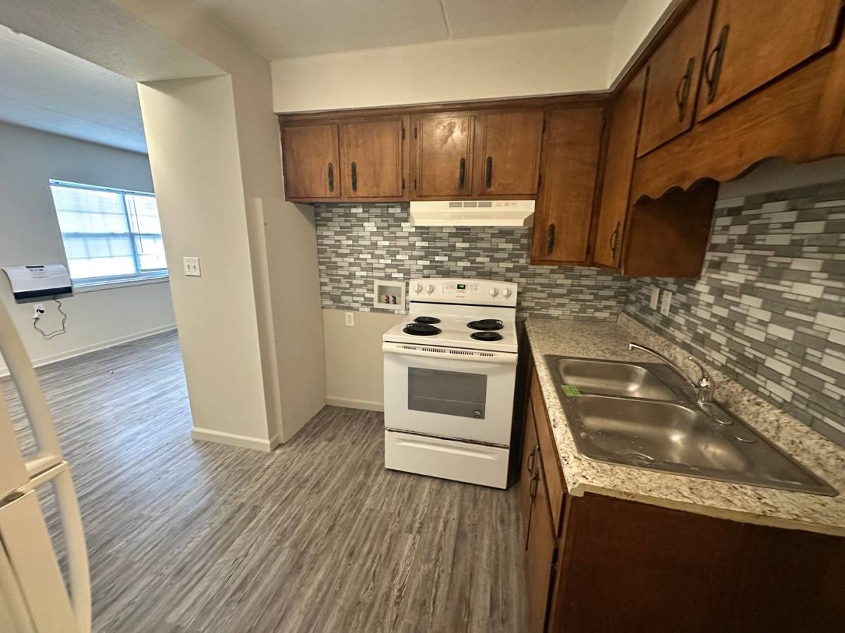 Apartment for rent at 100 Brookside Dr, Clarksville, TN 37042
