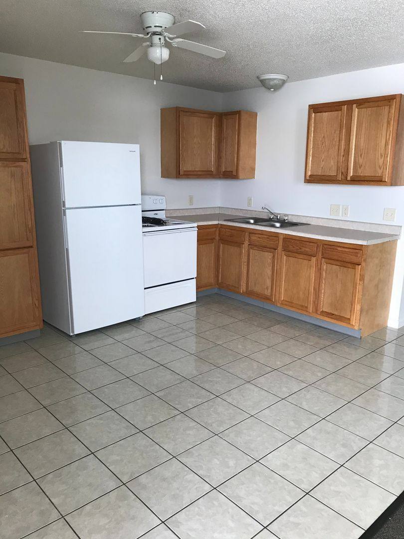 Apartment for rent at 501 Washington Ave, Grinnell, IA 50112