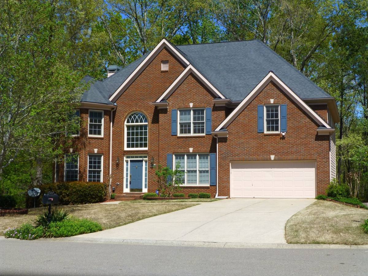 House for rent at 6875 Ridgefield Dr, Alpharetta, GA 30005