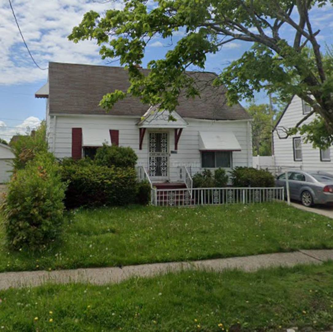 House for rent at 17002 Ridgeton Dr, Cleveland, OH 44128
